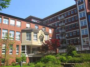 Das Herz-Jesu-Krankenhaus in Münster-Hiltrup wird zukünftig unter der Trägerschaft der St. Franziskus-Stiftung Münster weitergeführt.