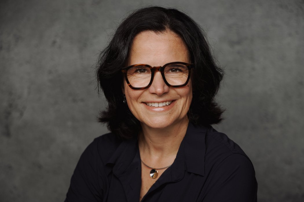 Dr. Tina Groll