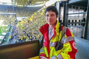 Dr. Nicole Sellhast im Stadion