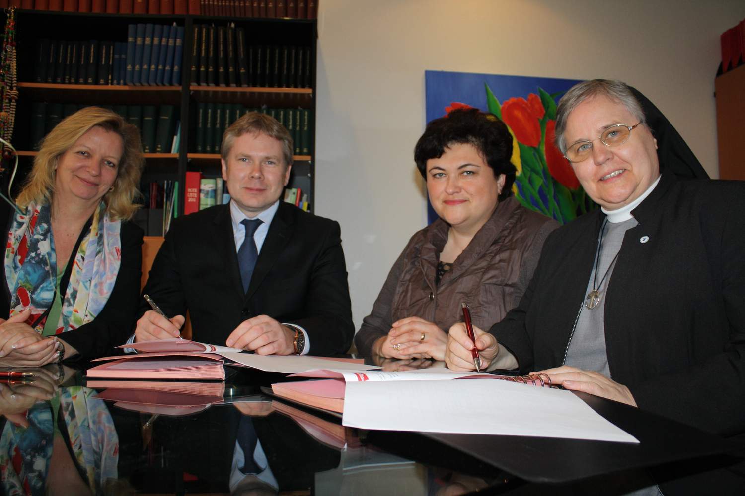 Der Kooperationsvertrag zwischen der Franziskus Stiftung und den baltischen Universitäten ist unterschrieben.