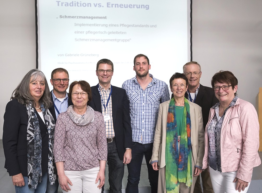 Gruppenfoto mit Preisträger Sven Jordan